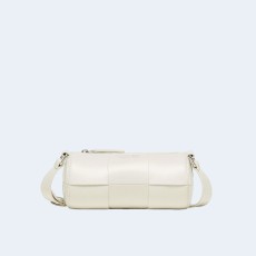 보테가 베네타 화이트 미디엄 카네트백 화이트